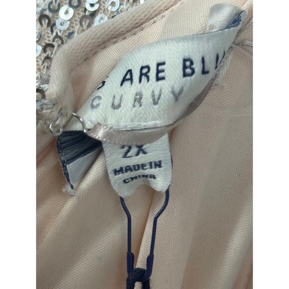 SKIES ARE BLUE Sequin Wrap Long Sleeved Jumpsuit in Champagne - Picture 4 of 4